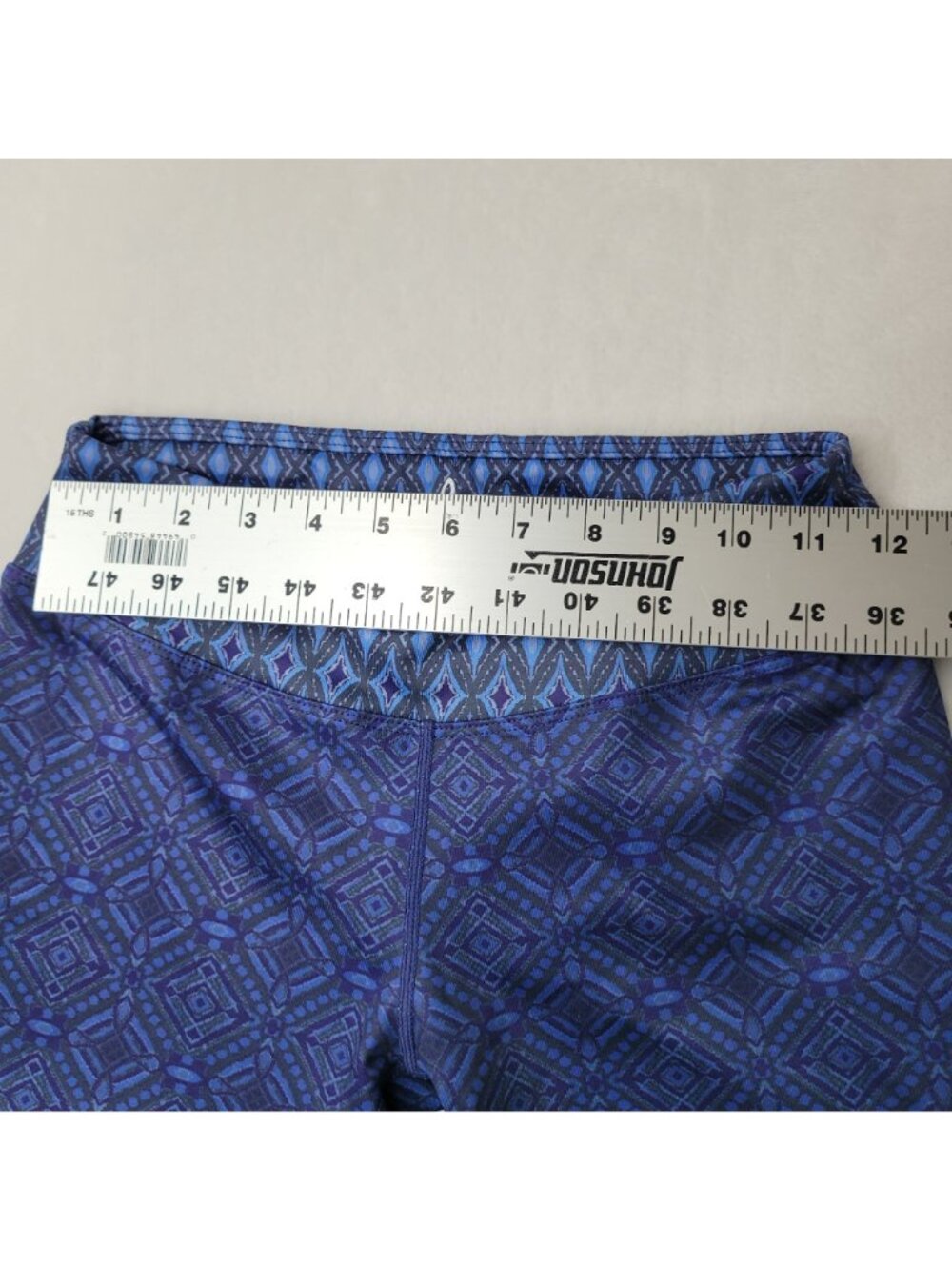 prAna Women’s Blue Geometric Pattern Capri Leggings Size S Made in USA - Picture 6 of 10